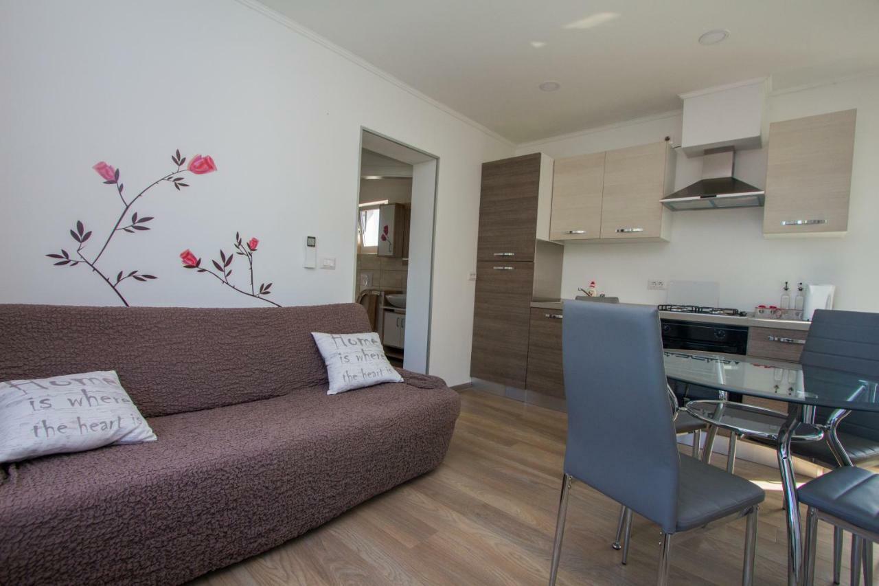 Apartment Krista Tinjan Экстерьер фото